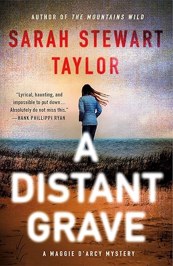 Distant Grave (Maggie D'arcy Mysteries, 2)